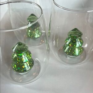 Slant stemless wine glass with glitter tree inside/16 ounce - NWT